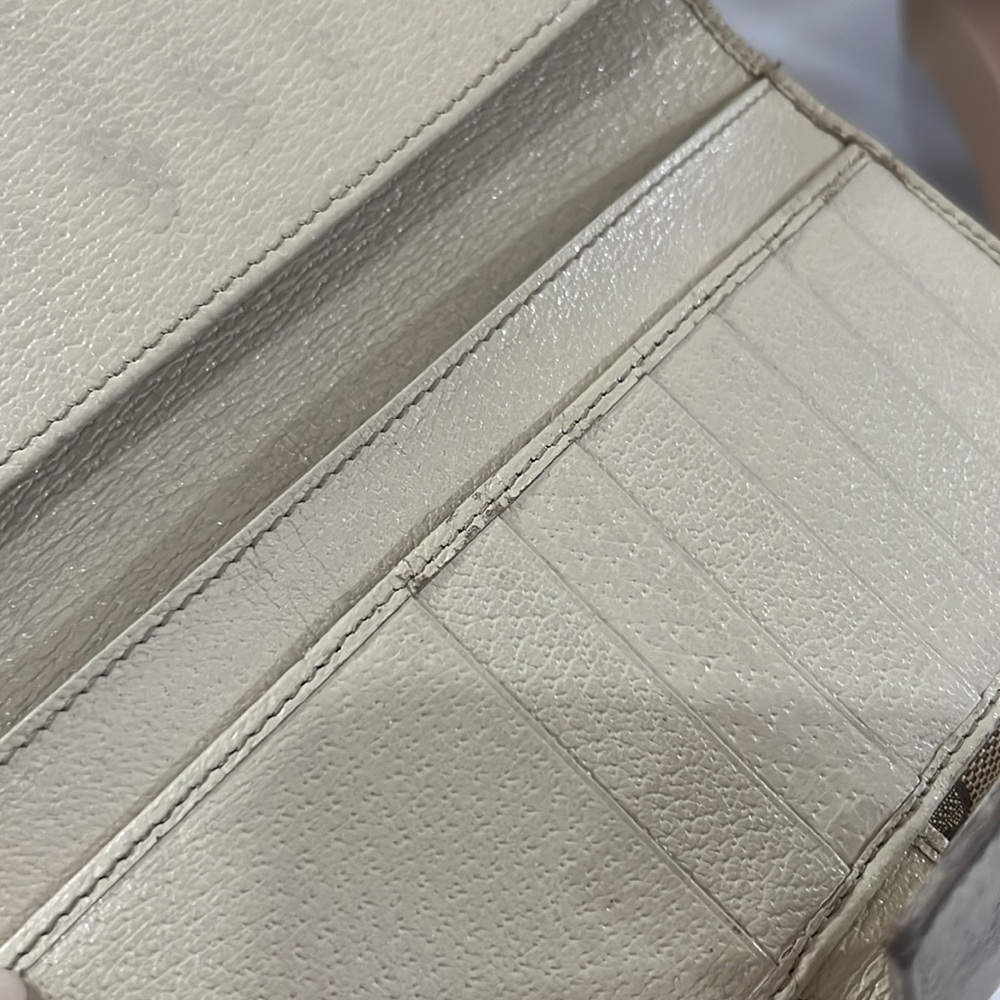 Gucci Wallet - Picture 10 of 17